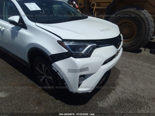 Photo 5 VIN: 2T3WFREV7JW456981 - TOYOTA RAV4 