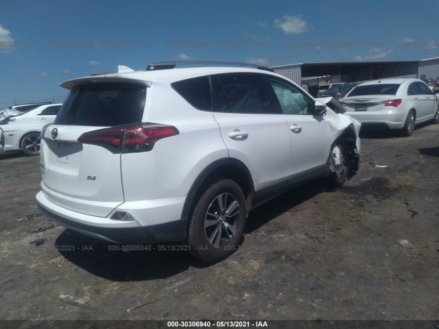 Photo 3 VIN: 2T3WFREV7JW463395 - TOYOTA RAV4 