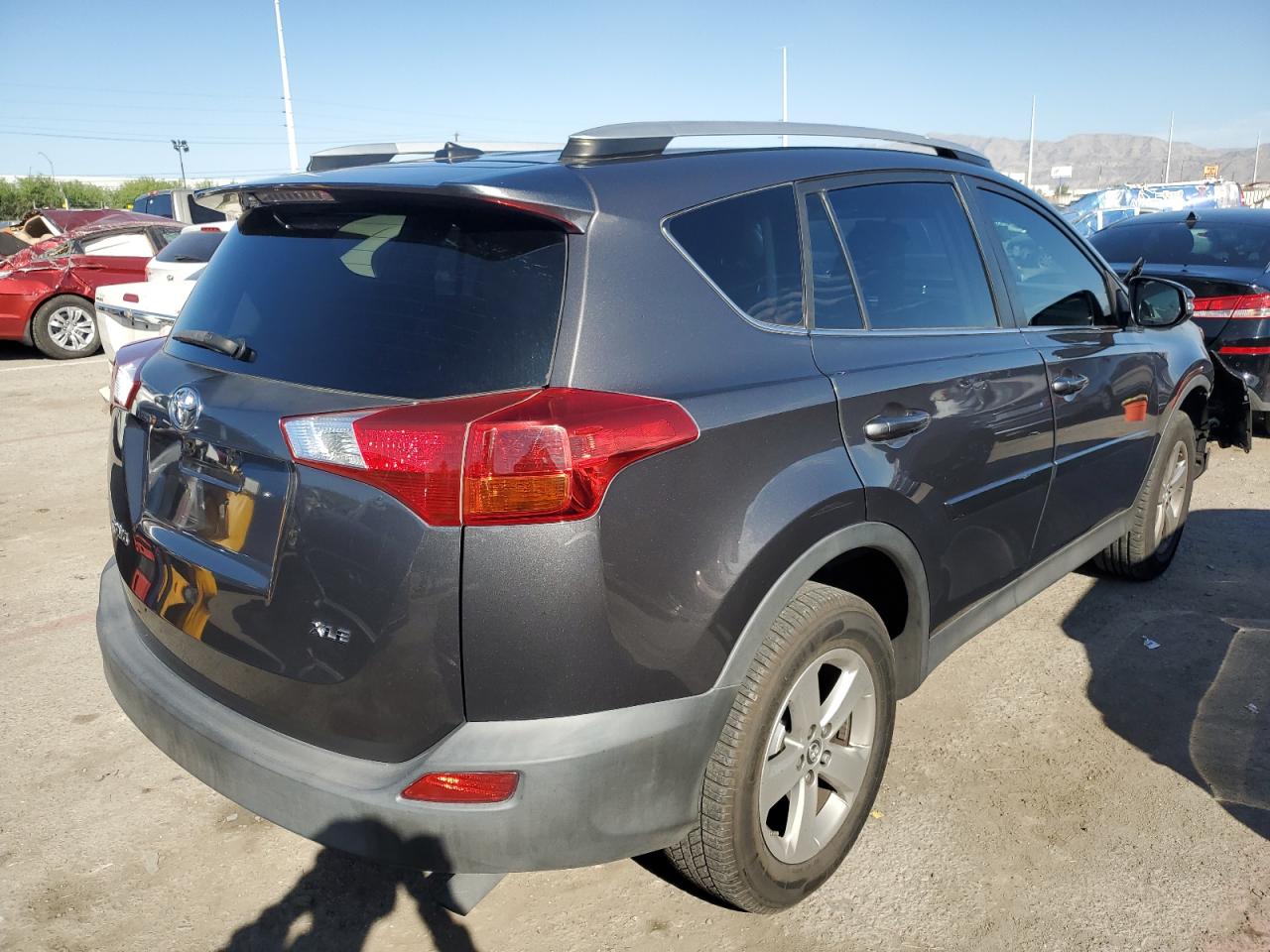 Photo 2 VIN: 2T3WFREV8FW227586 - TOYOTA RAV 4 