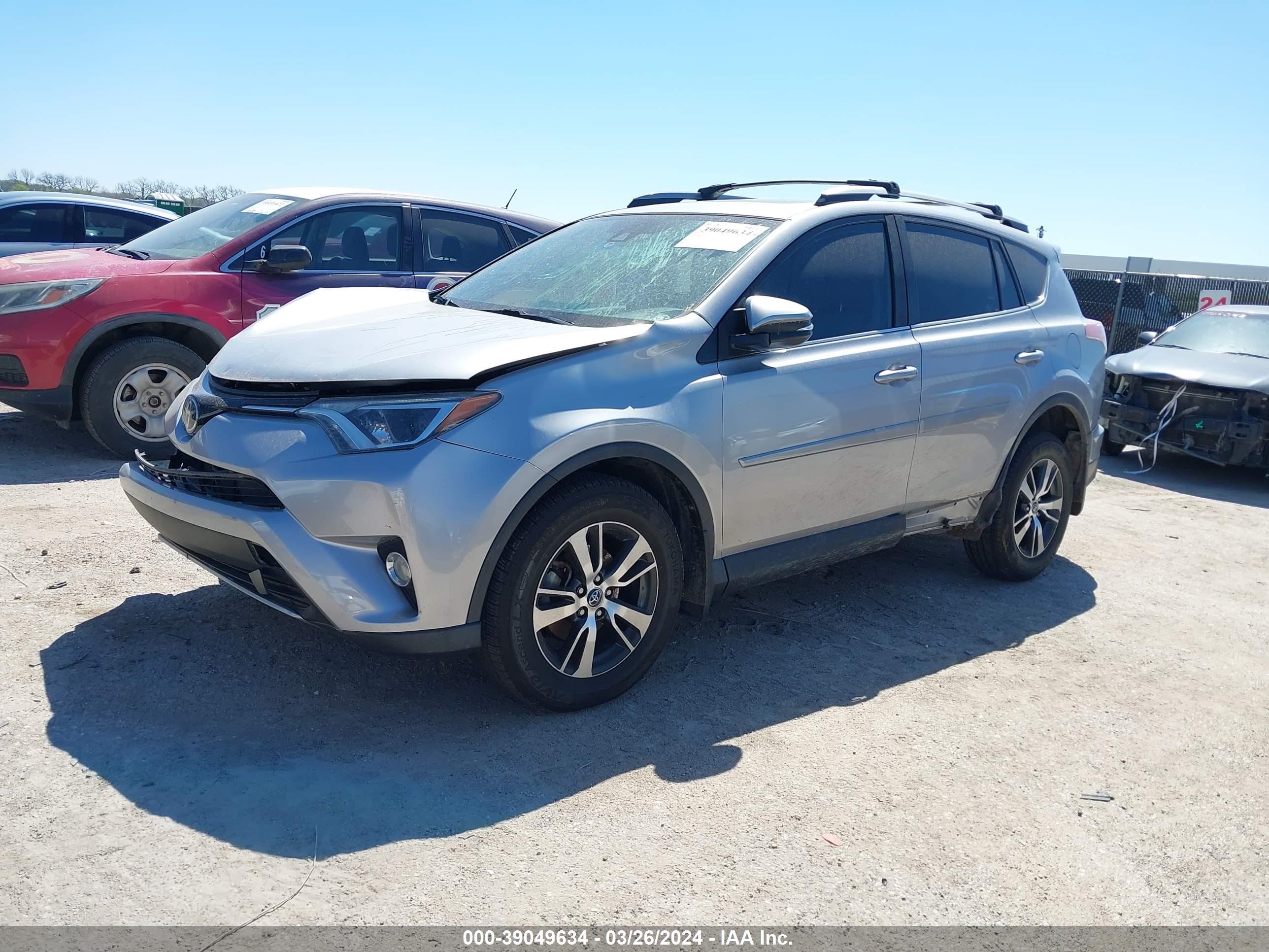 Photo 1 VIN: 2T3WFREV8HW385882 - TOYOTA RAV 4 