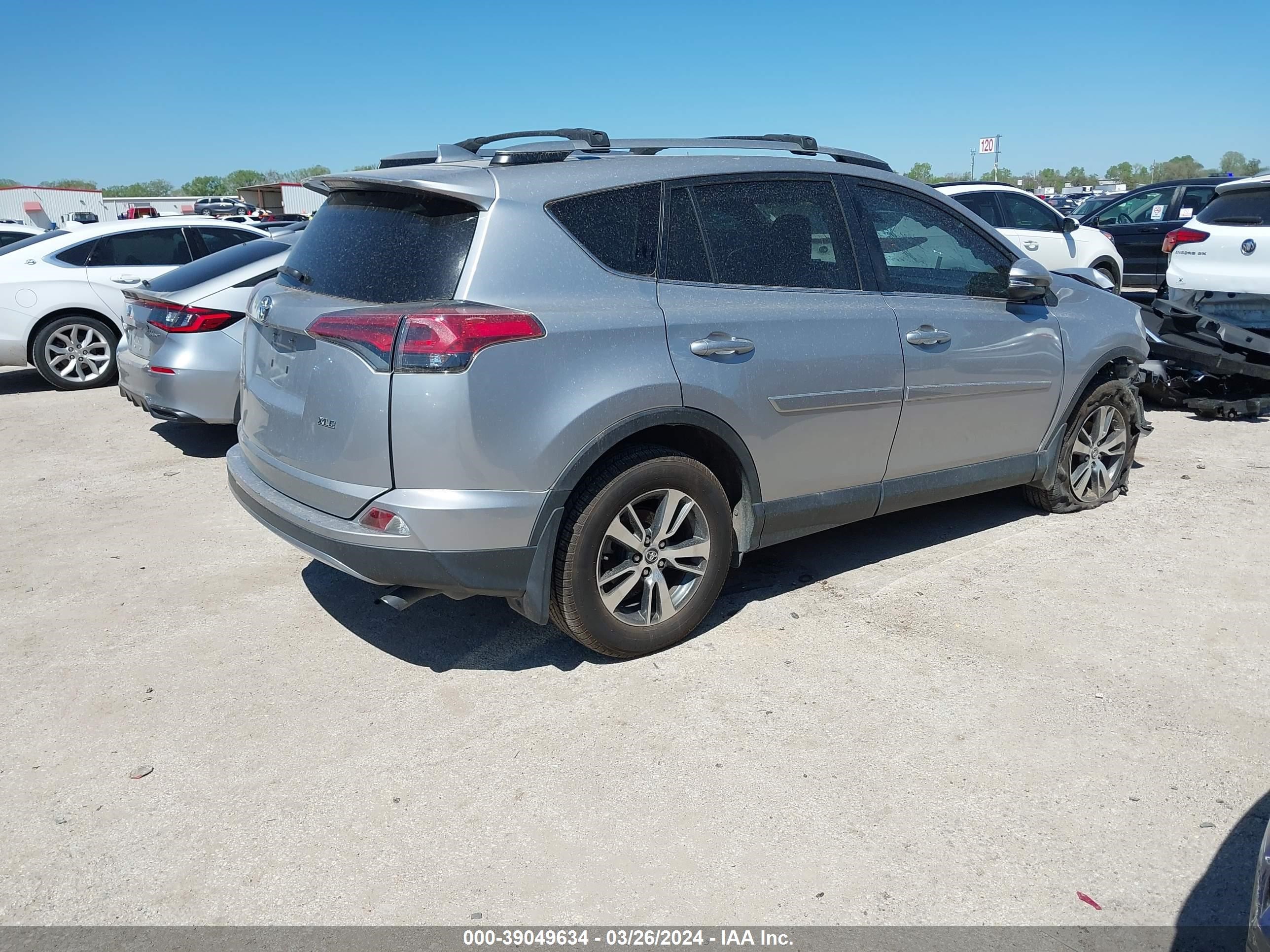 Photo 3 VIN: 2T3WFREV8HW385882 - TOYOTA RAV 4 