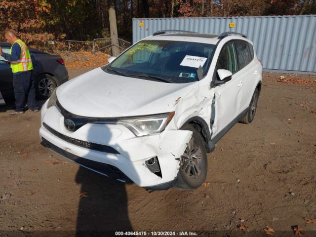 Photo 1 VIN: 2T3WFREV8JW458836 - TOYOTA RAV4 