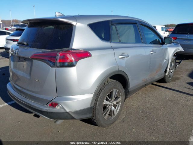 Photo 3 VIN: 2T3WFREV8JW477449 - TOYOTA RAV4 