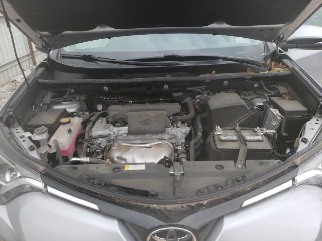 Photo 6 VIN: 2T3WFREV9HW366886 - TOYOTA RAV4 XLE 