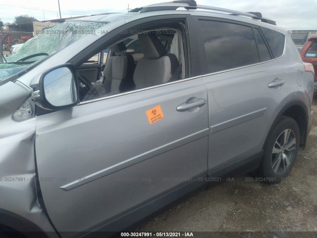 Photo 7 VIN: 2T3WFREV9JW418572 - TOYOTA RAV4 