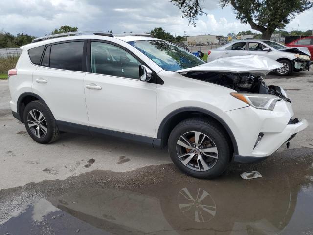 Photo 3 VIN: 2T3WFREV9JW484894 - TOYOTA RAV4 