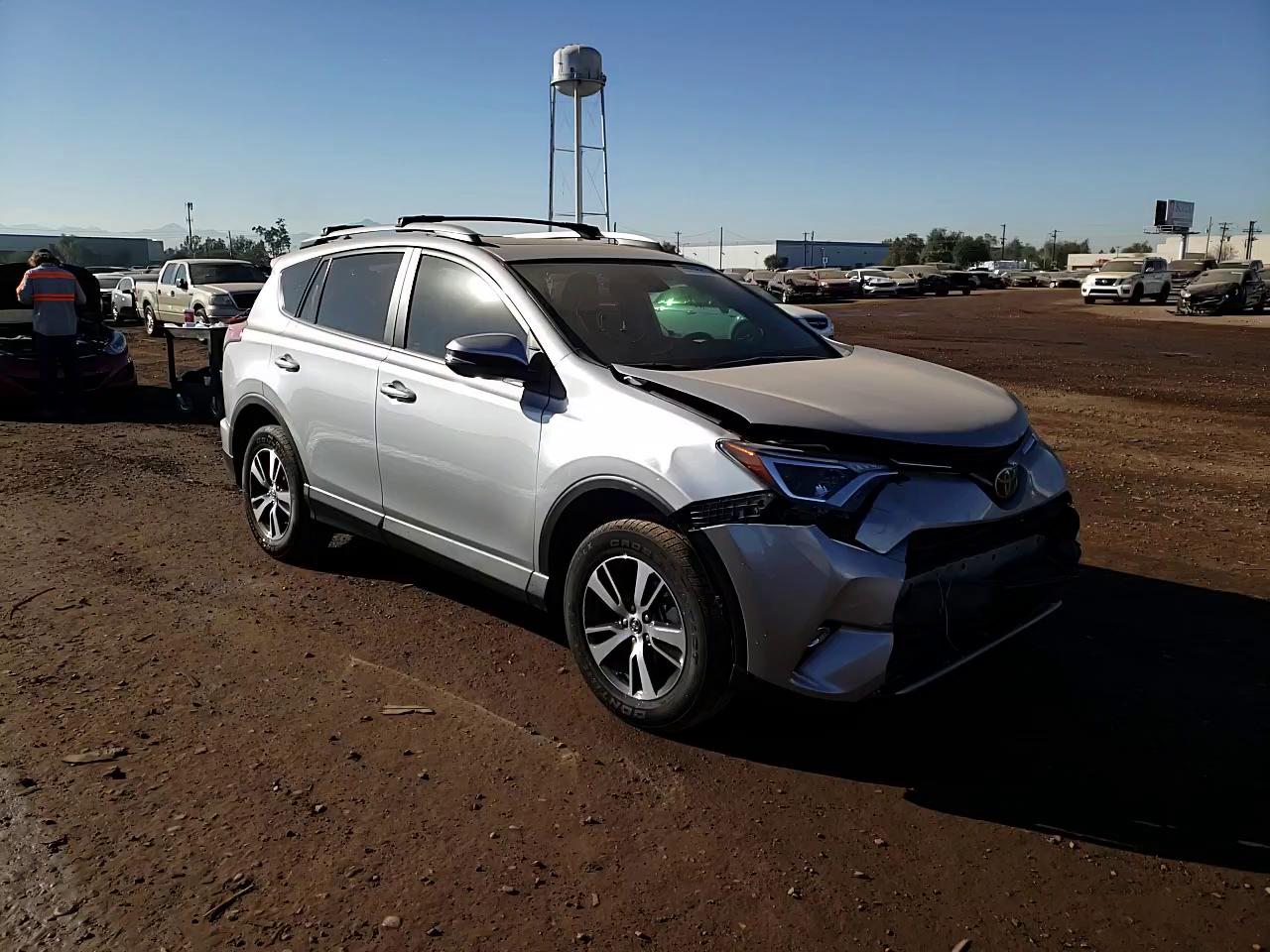 Photo 10 VIN: 2T3WFREV9JW509969 - TOYOTA RAV4 