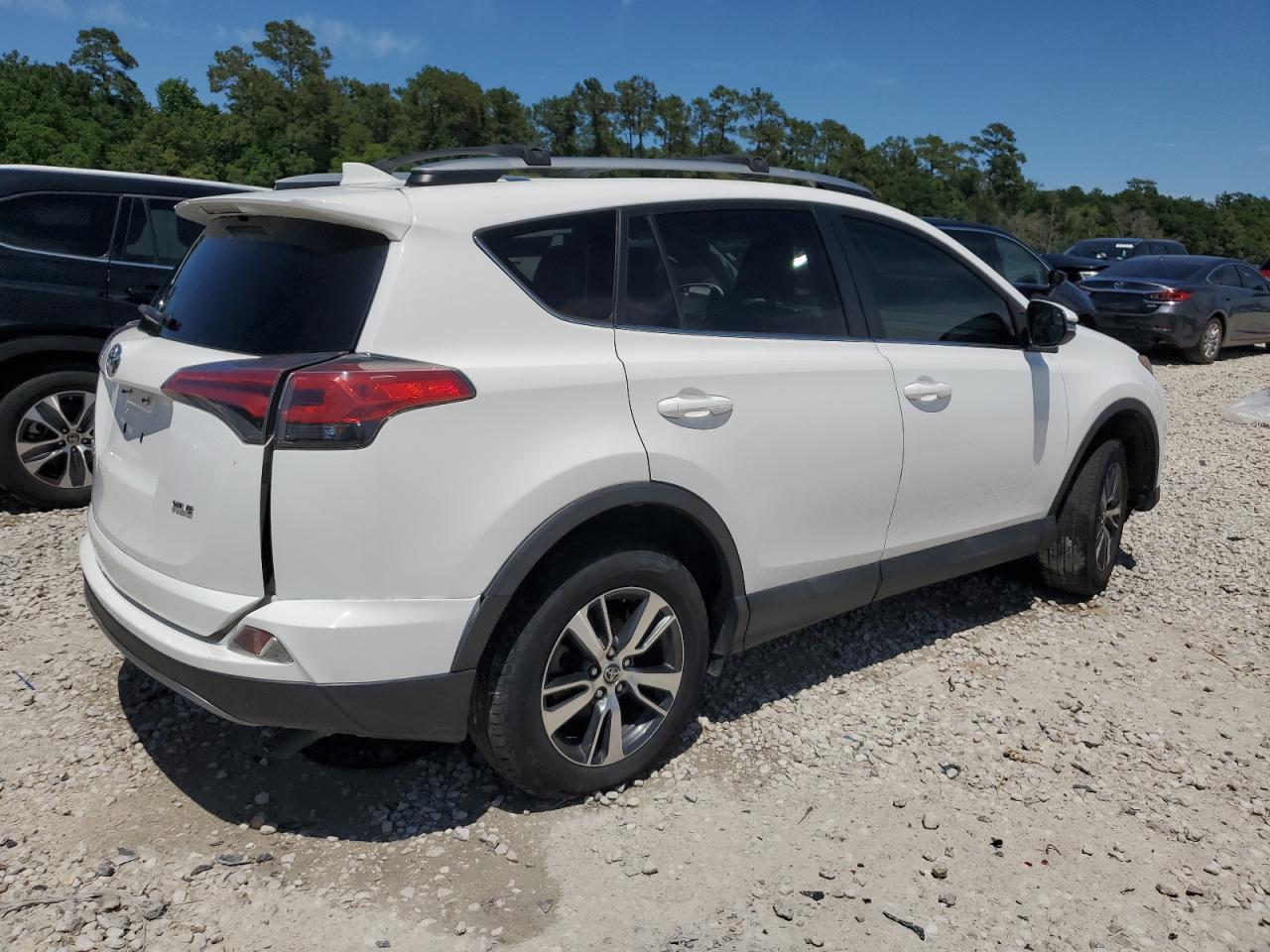 Photo 2 VIN: 2T3WFREVXHW324162 - TOYOTA RAV 4 