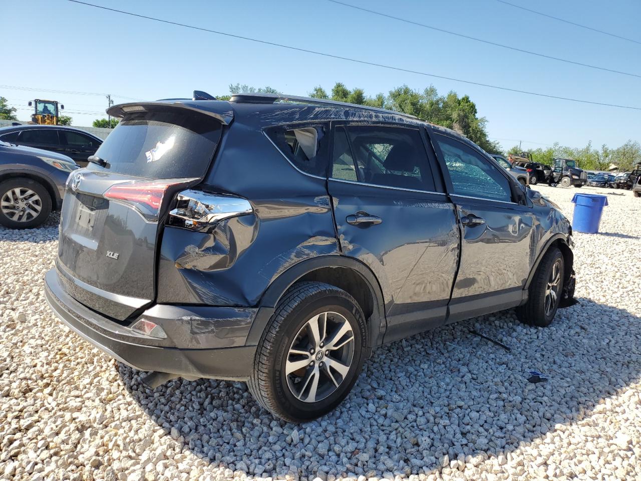 Photo 2 VIN: 2T3WFREVXJW502271 - TOYOTA RAV 4 