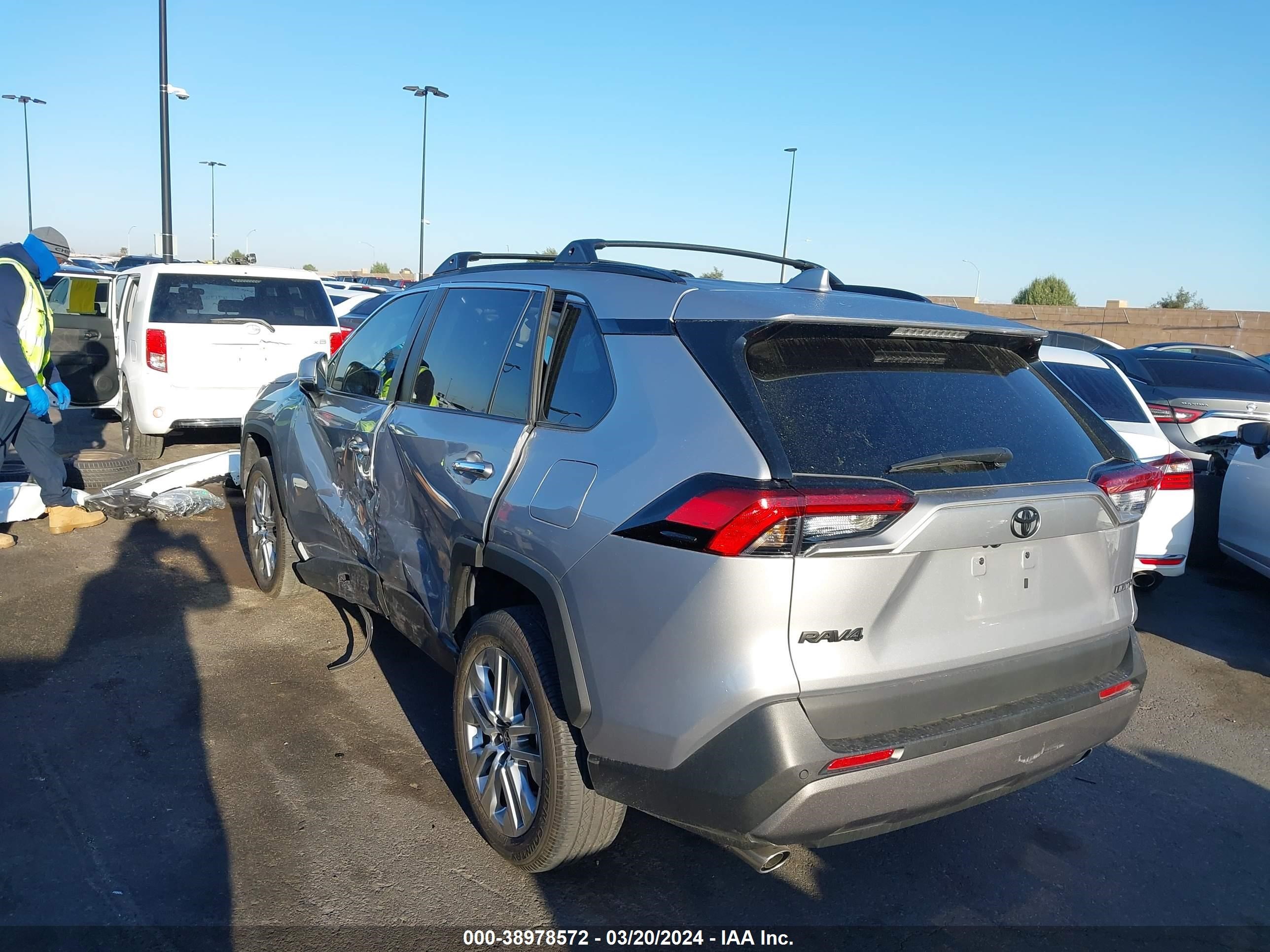 Photo 2 VIN: 2T3Y1RFV8MC156524 - TOYOTA RAV4 