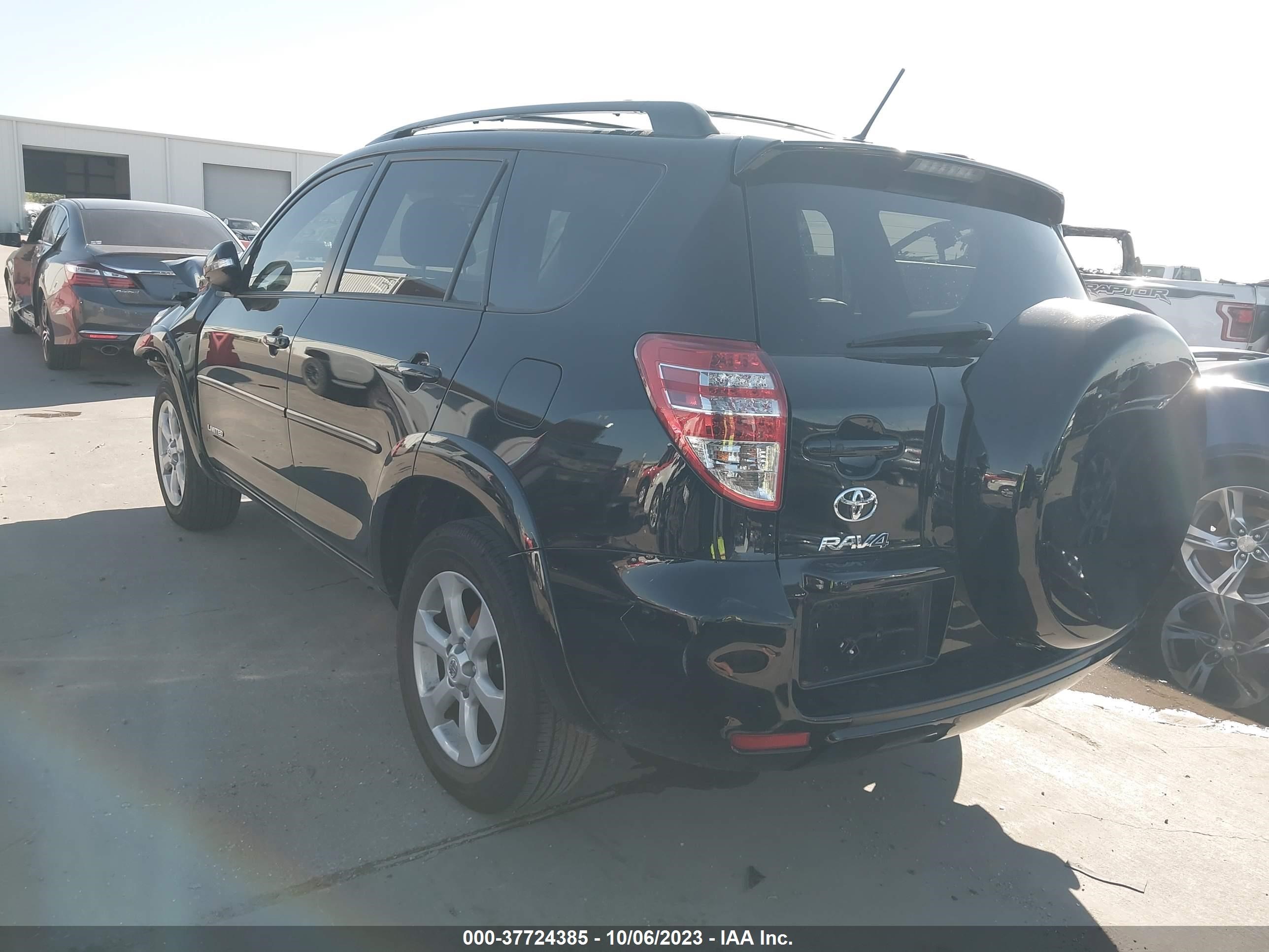 Photo 2 VIN: 2T3YF4DV0CW136871 - TOYOTA RAV 4 