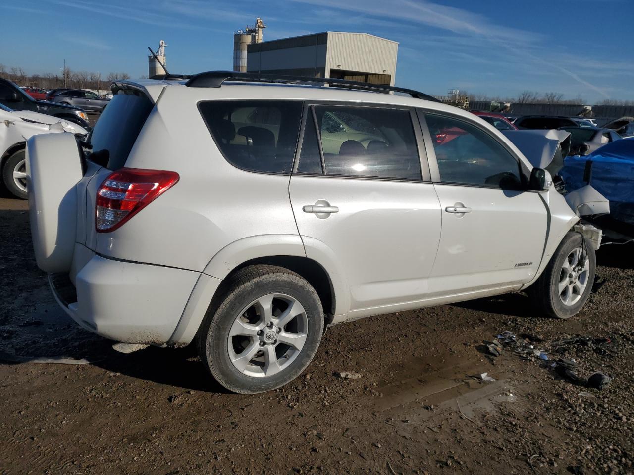 Photo 2 VIN: 2T3YF4DV2AW028801 - TOYOTA RAV 4 