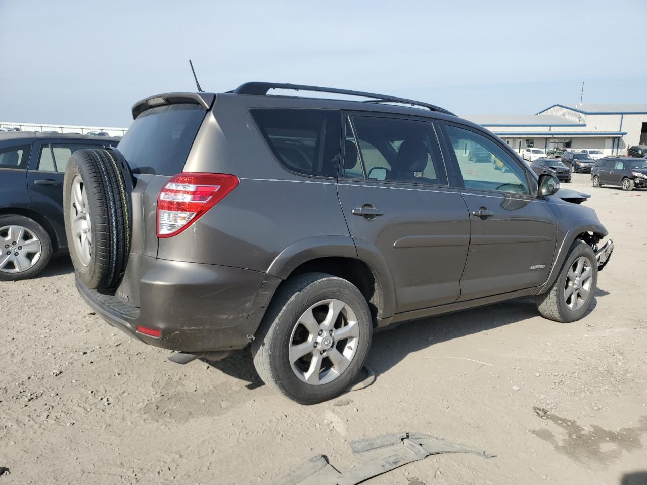 Photo 2 VIN: 2T3YF4DV5AW040280 - TOYOTA RAV 4 