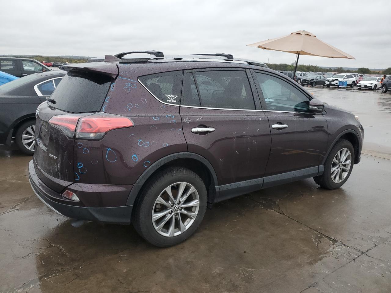 Photo 2 VIN: 2T3YFREV0HW355882 - TOYOTA RAV 4 