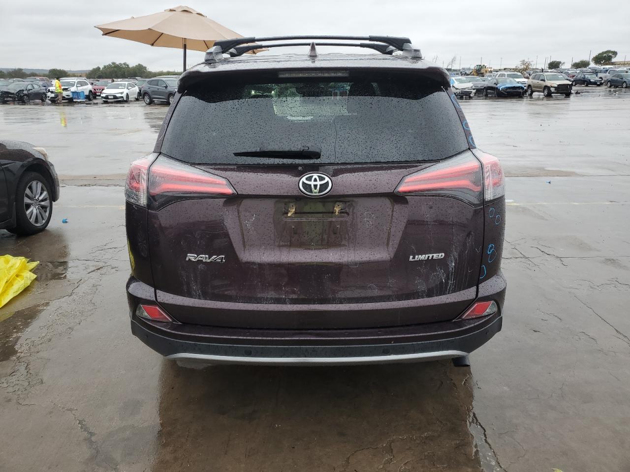 Photo 5 VIN: 2T3YFREV0HW355882 - TOYOTA RAV 4 