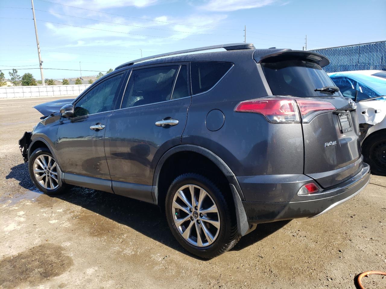 Photo 1 VIN: 2T3YFREV2JW515959 - TOYOTA RAV 4 