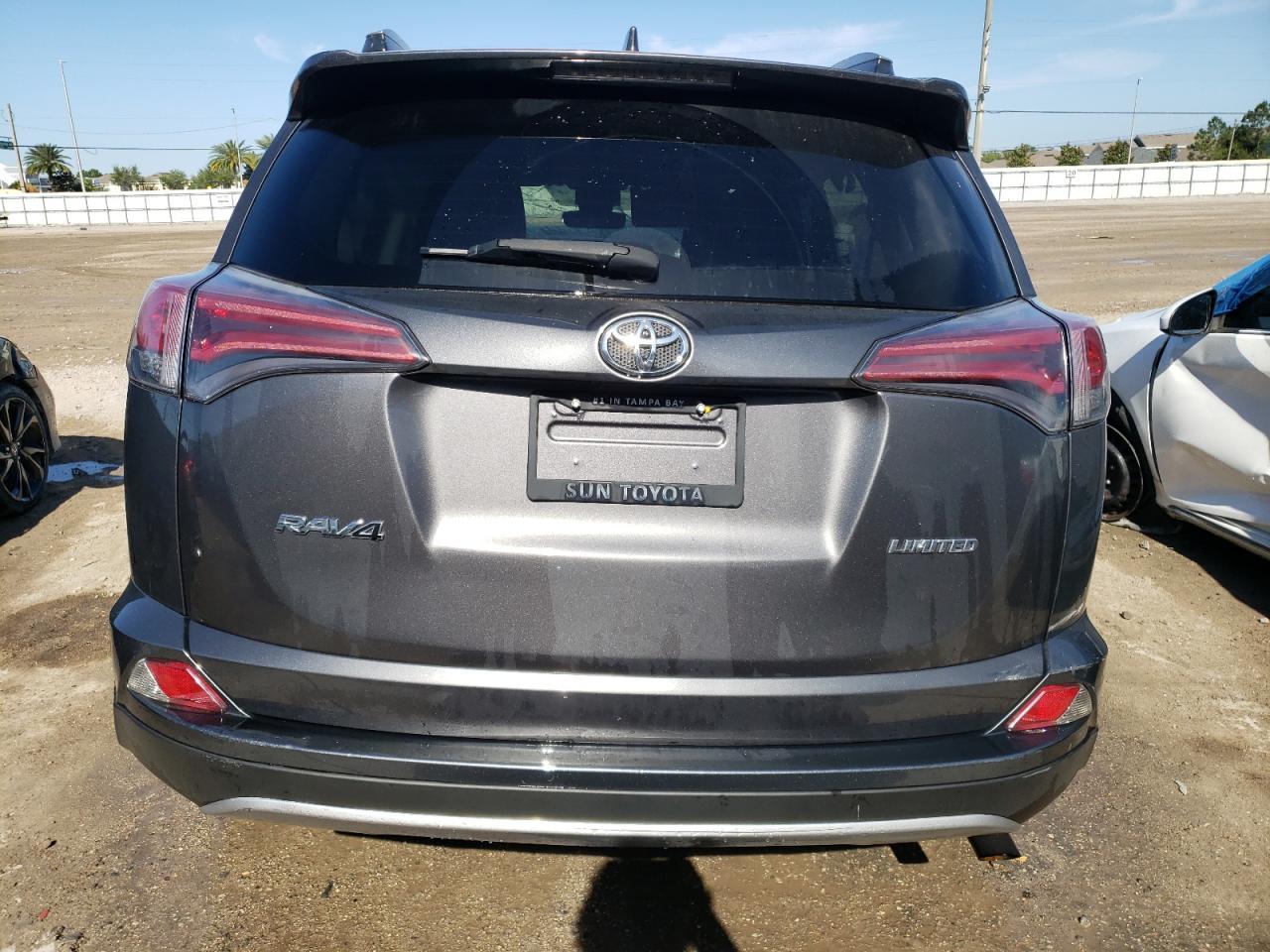 Photo 5 VIN: 2T3YFREV2JW515959 - TOYOTA RAV 4 