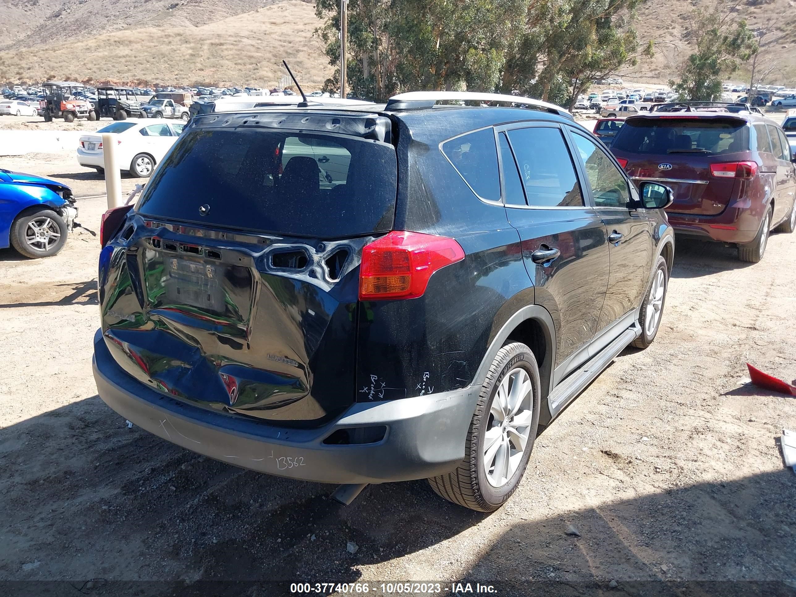 Photo 3 VIN: 2T3YFREV6FW142044 - TOYOTA RAV 4 