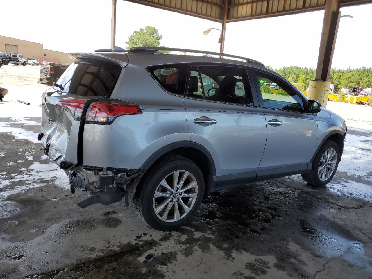 Photo 2 VIN: 2T3YFREV9JW491675 - TOYOTA RAV 4 