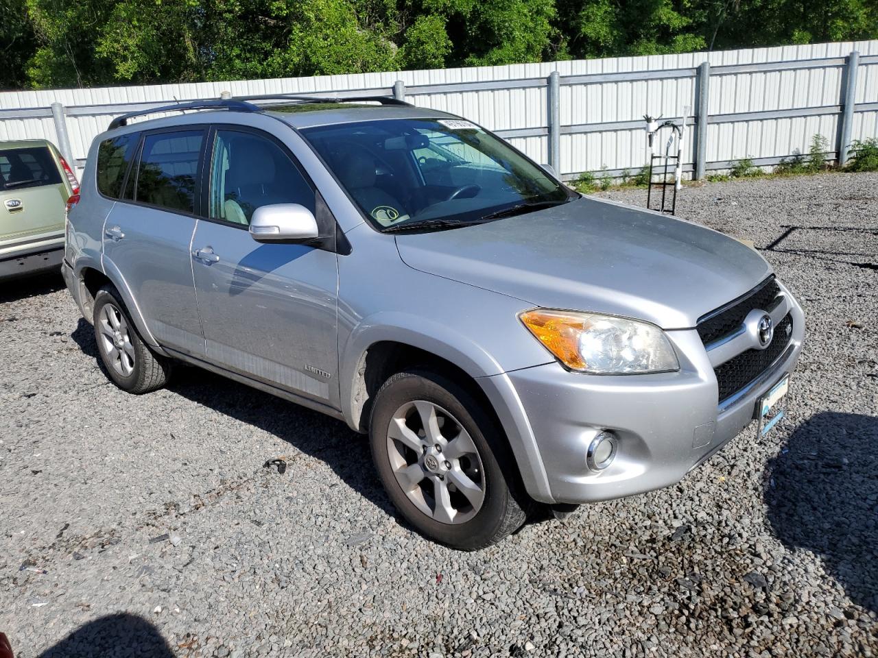 Photo 3 VIN: 2T3YK4DV5BW012041 - TOYOTA RAV 4 