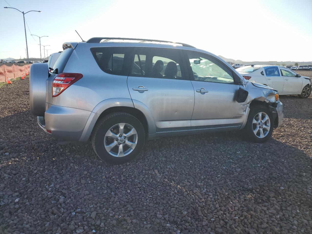 Photo 2 VIN: 2T3YK4DVXBW009684 - TOYOTA RAV 4 