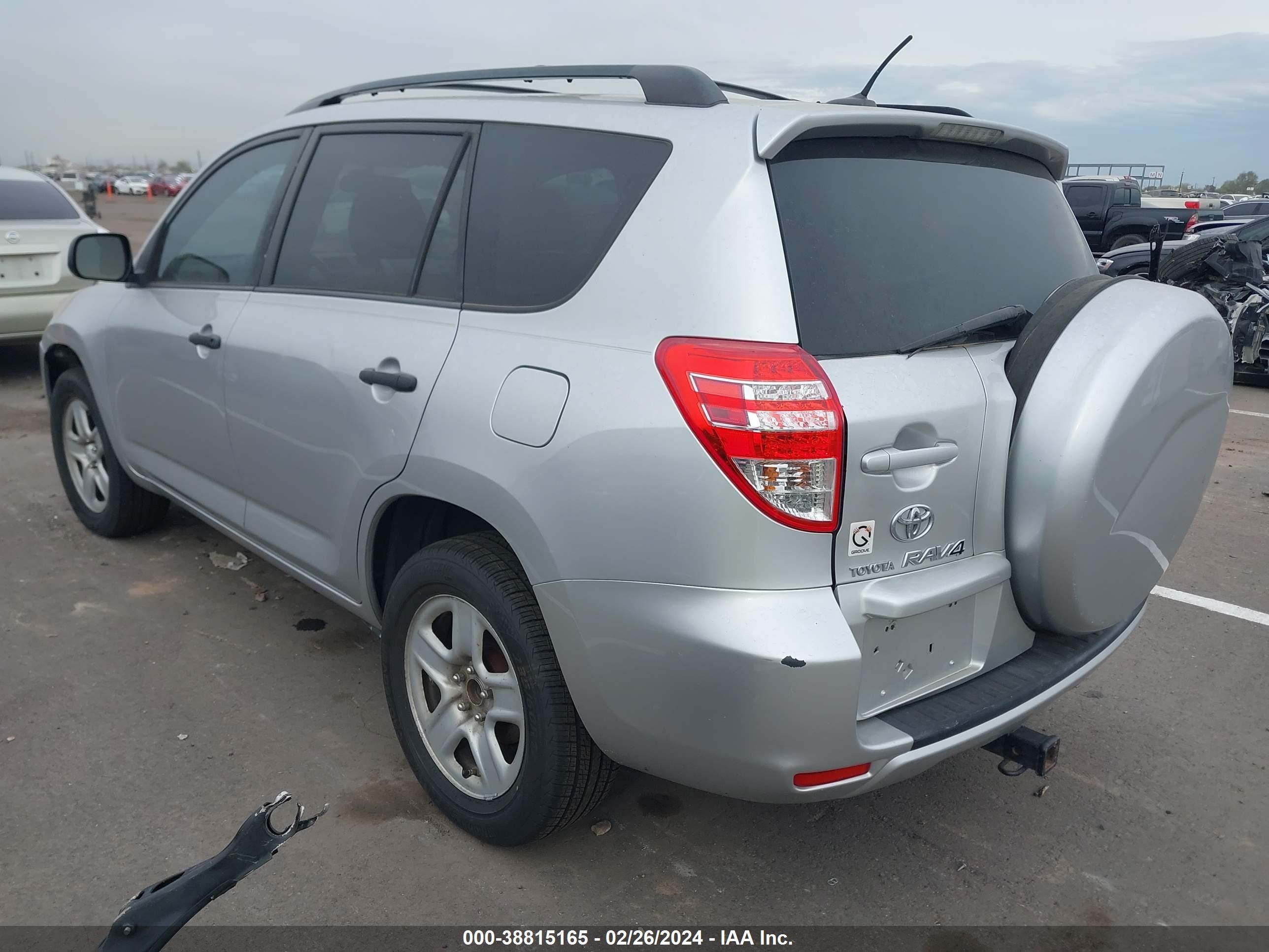 Photo 2 VIN: 2T3ZF33V09W015749 - TOYOTA RAV 4 