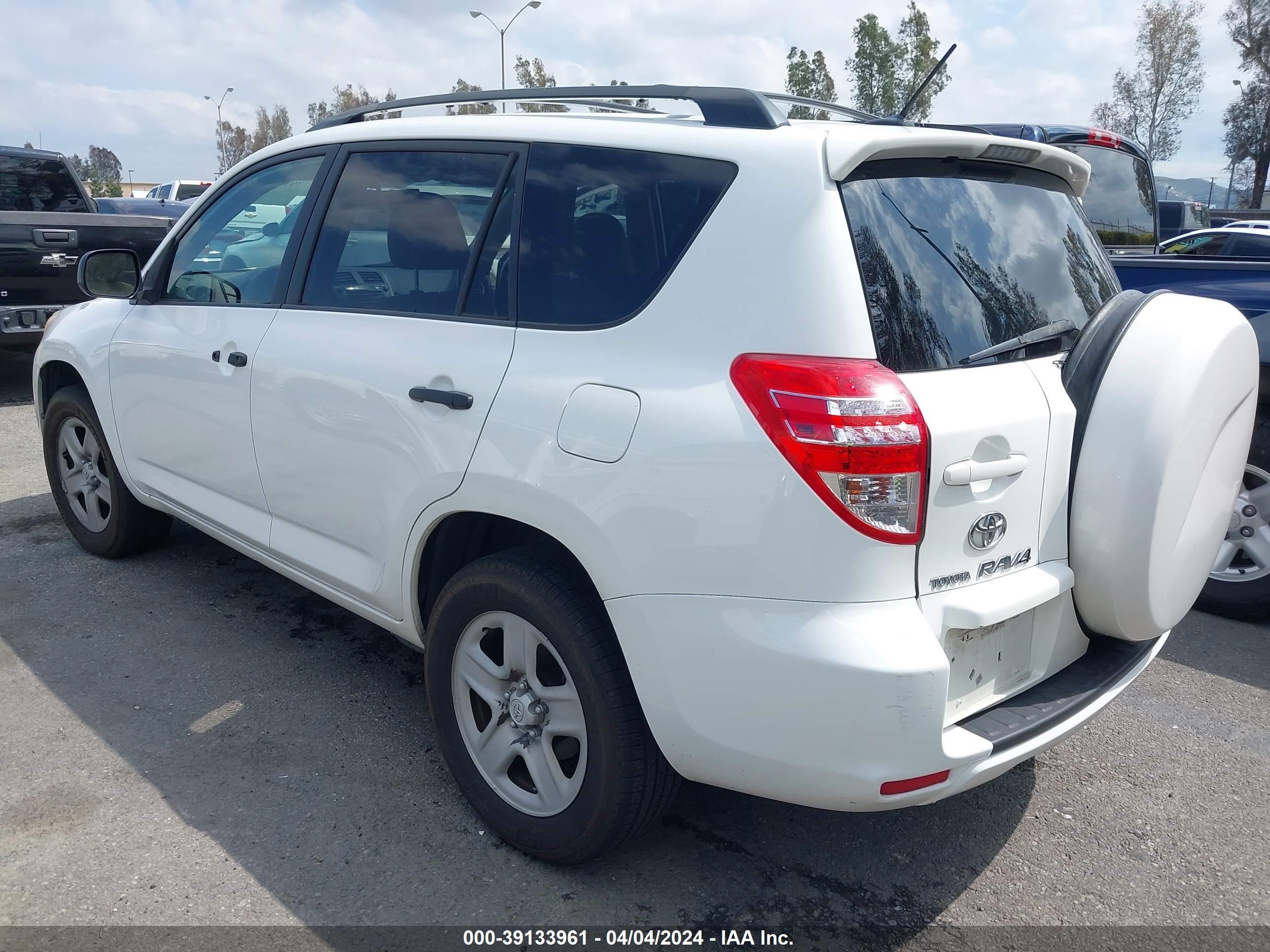 Photo 2 VIN: 2T3ZF33V69W006120 - TOYOTA RAV 4 