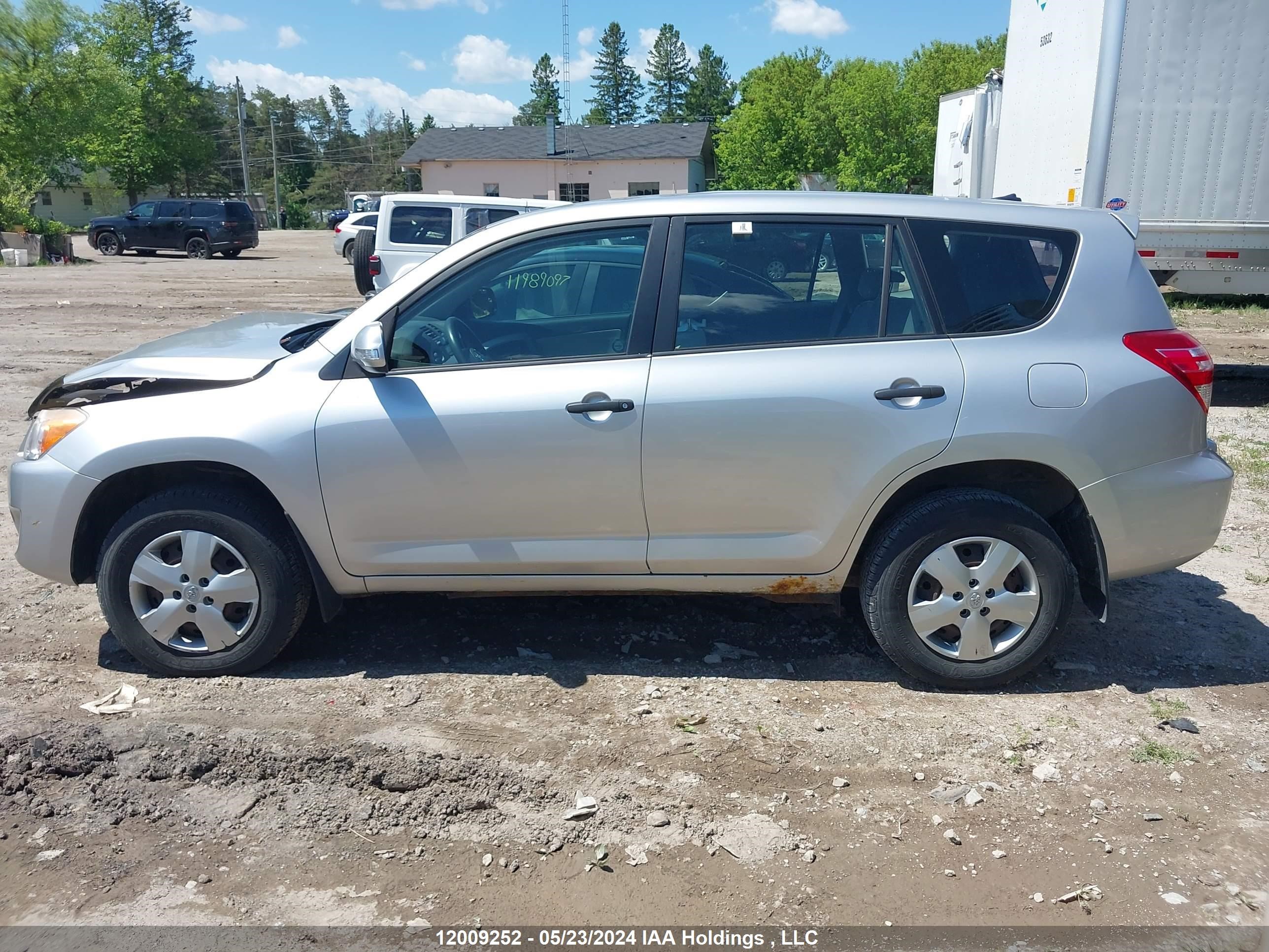 Photo 13 VIN: 2T3ZF4DV0AW020264 - TOYOTA RAV 4 