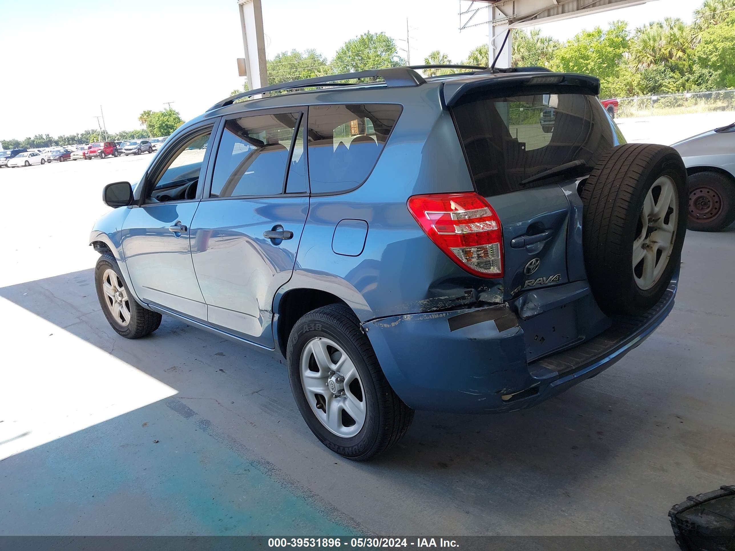 Photo 2 VIN: 2T3ZF4DV2AW022842 - TOYOTA RAV 4 