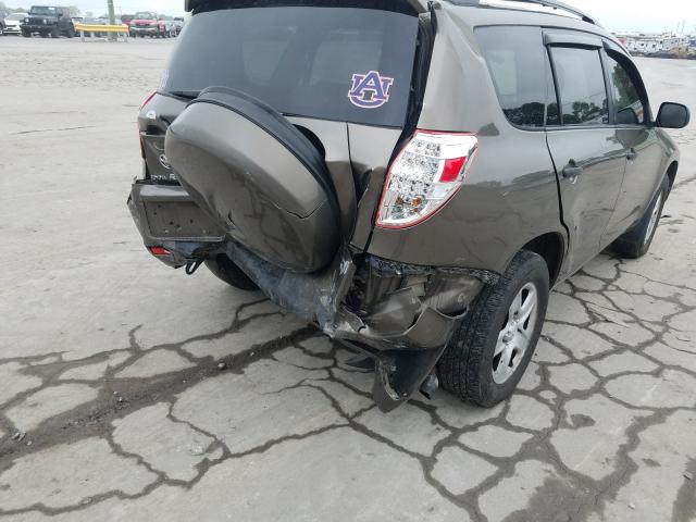 Photo 8 VIN: 2T3ZF4DV3AW042436 - TOYOTA RAV4 