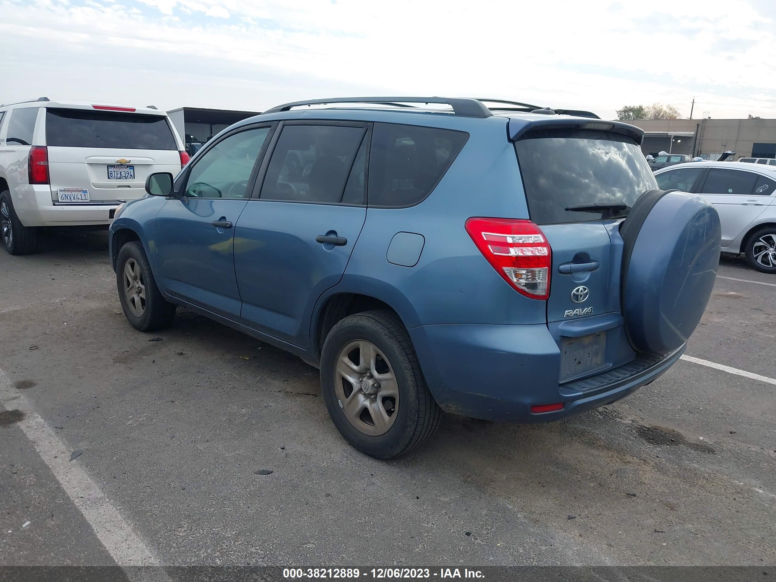 Photo 2 VIN: 2T3ZF4DV7BW056180 - TOYOTA RAV 4 