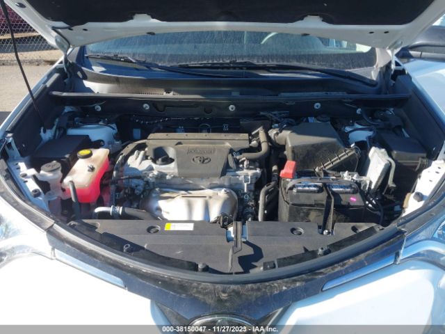 Photo 9 VIN: 2T3ZFREV2JW440068 - TOYOTA RAV4 