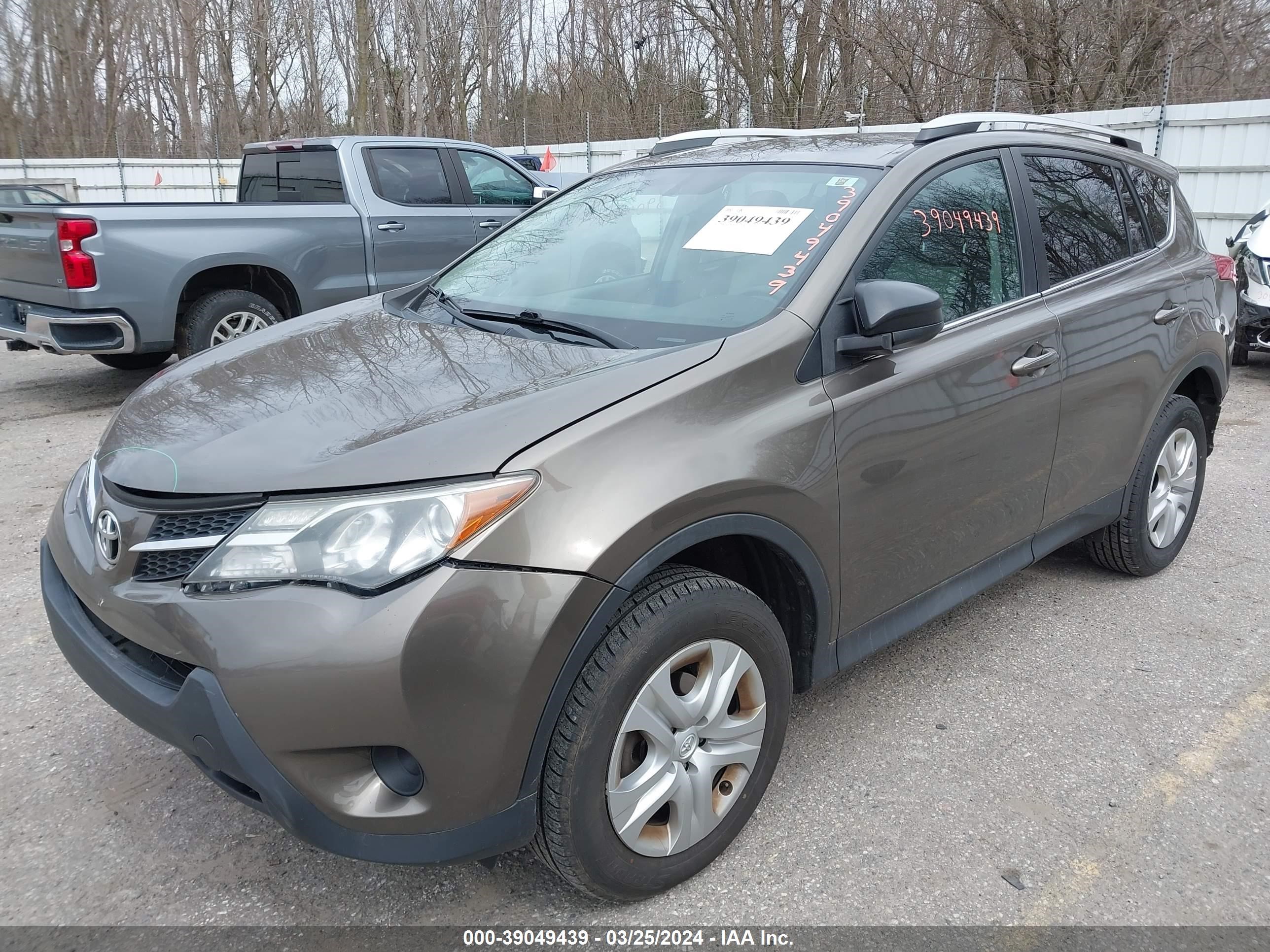 Photo 1 VIN: 2T3ZFREV4FW179467 - TOYOTA RAV 4 