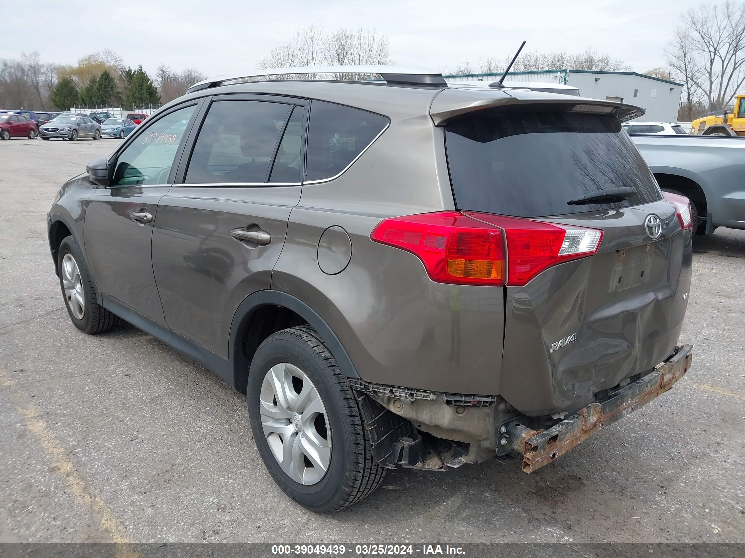 Photo 2 VIN: 2T3ZFREV4FW179467 - TOYOTA RAV 4 