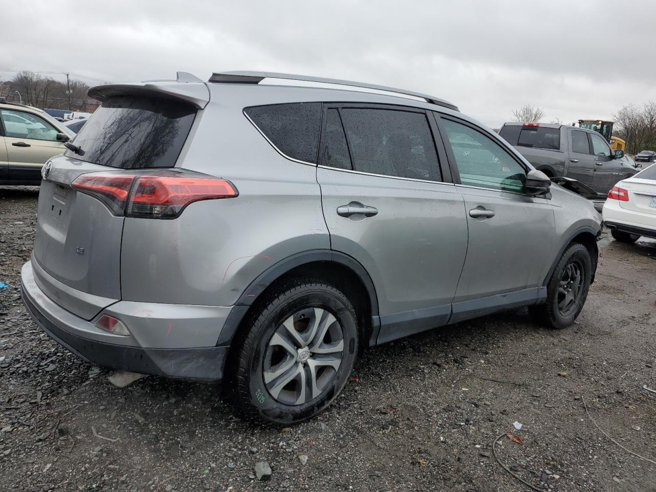 Photo 2 VIN: 2T3ZFREV5HW336703 - TOYOTA RAV 4 