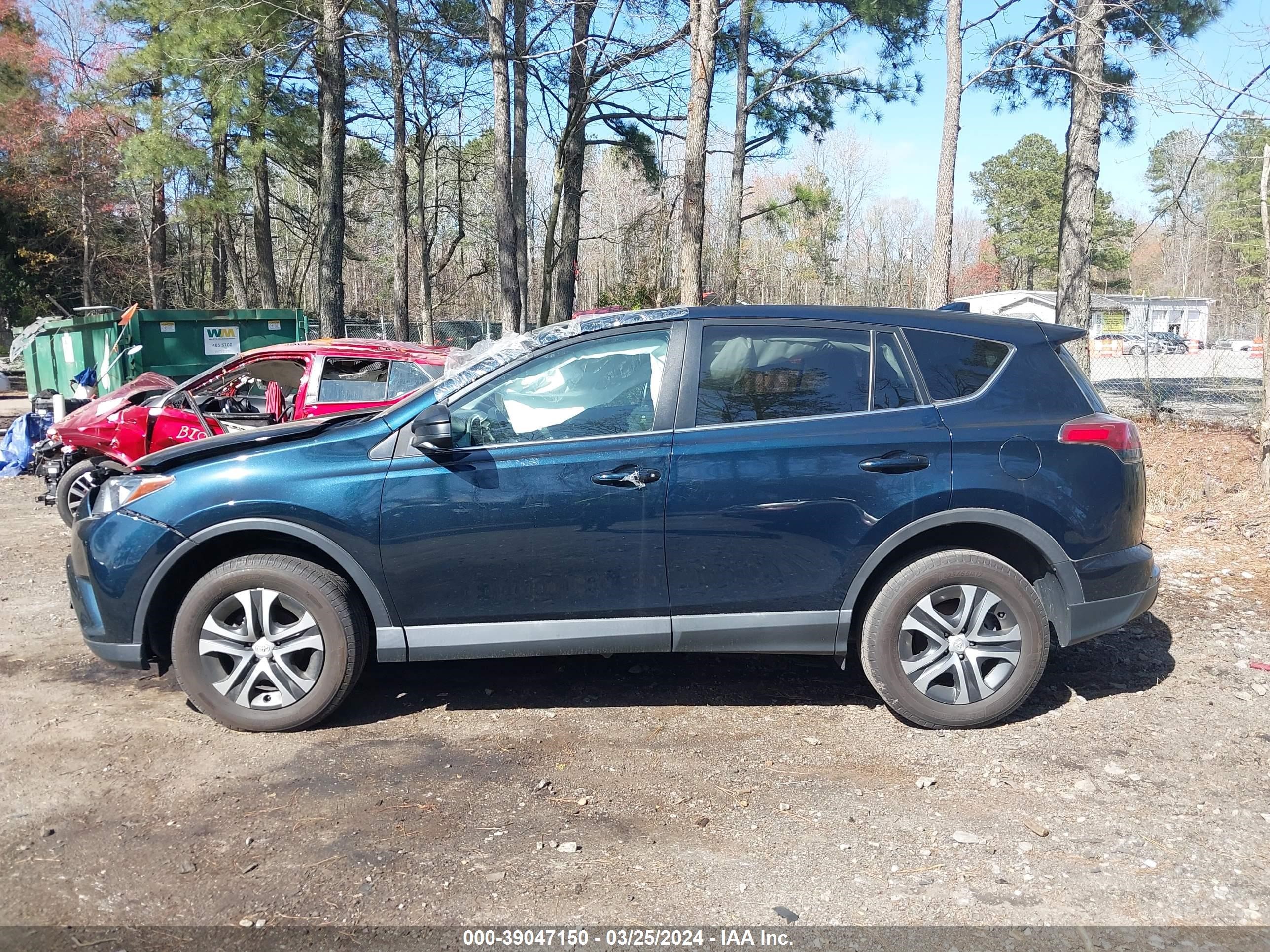 Photo 13 VIN: 2T3ZFREV5JW480337 - TOYOTA RAV 4 