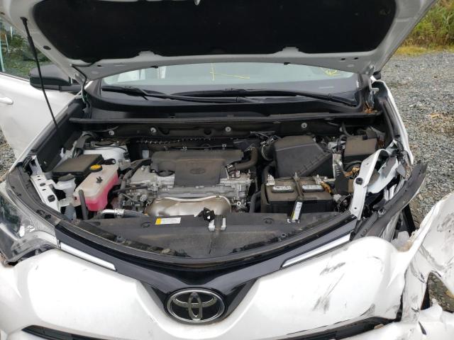 Photo 6 VIN: 2T3ZFREV5JW512557 - TOYOTA RAV4 LE 