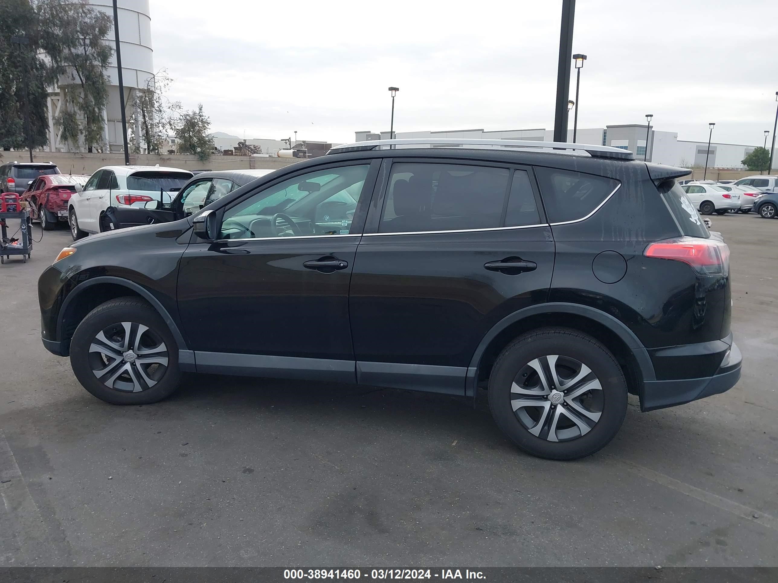 Photo 13 VIN: 2T3ZFREV6HW367331 - TOYOTA RAV 4 