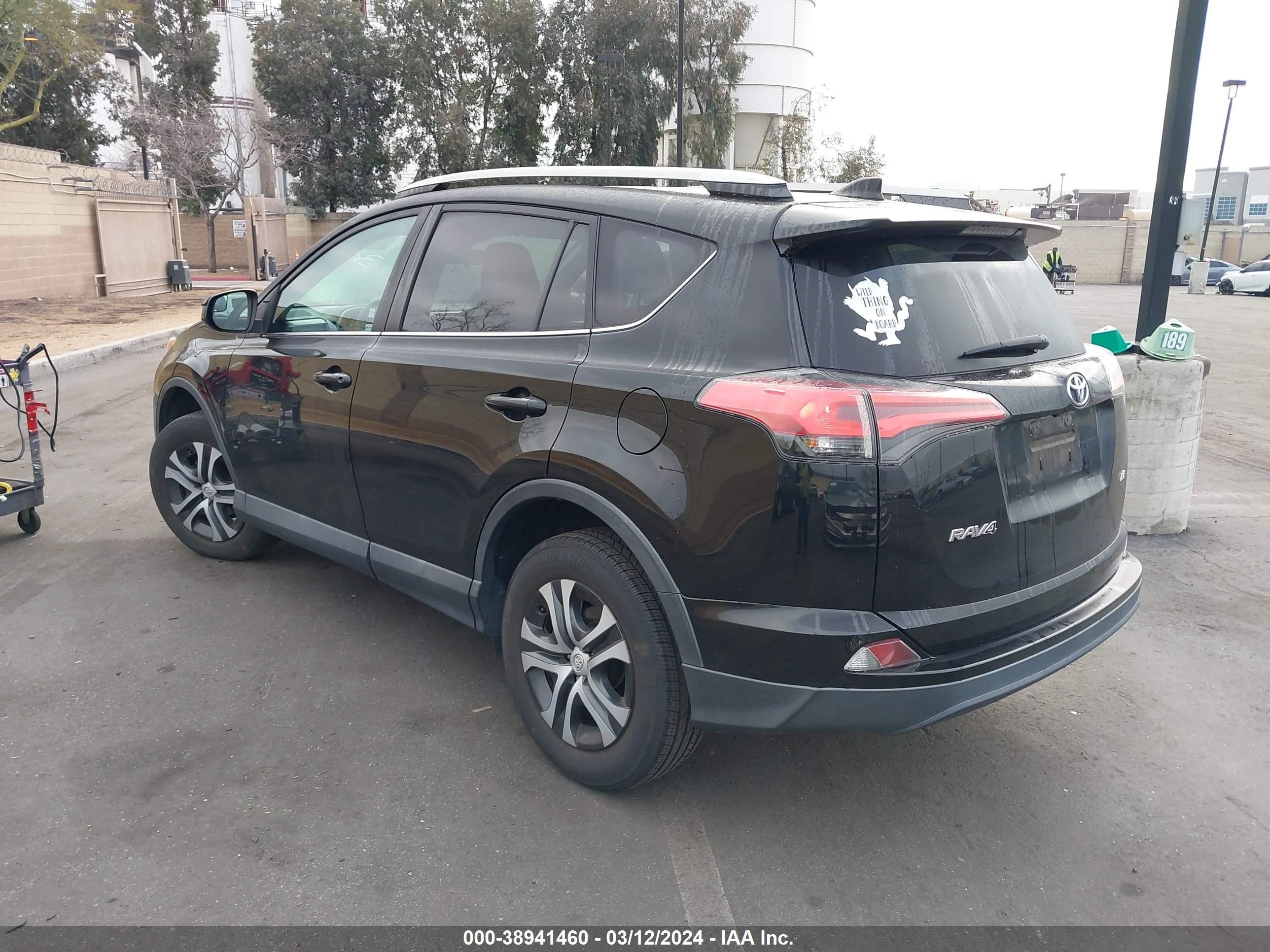 Photo 2 VIN: 2T3ZFREV6HW367331 - TOYOTA RAV 4 