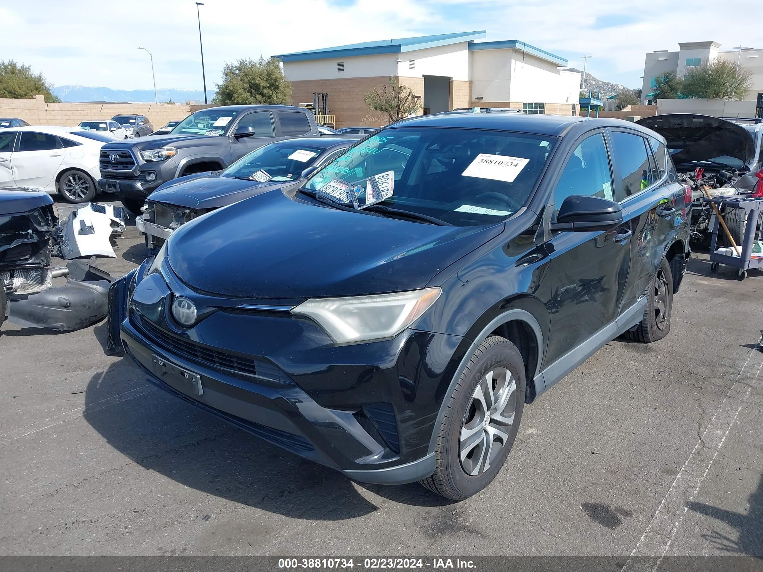 Photo 1 VIN: 2T3ZFREV6JW435701 - TOYOTA RAV 4 