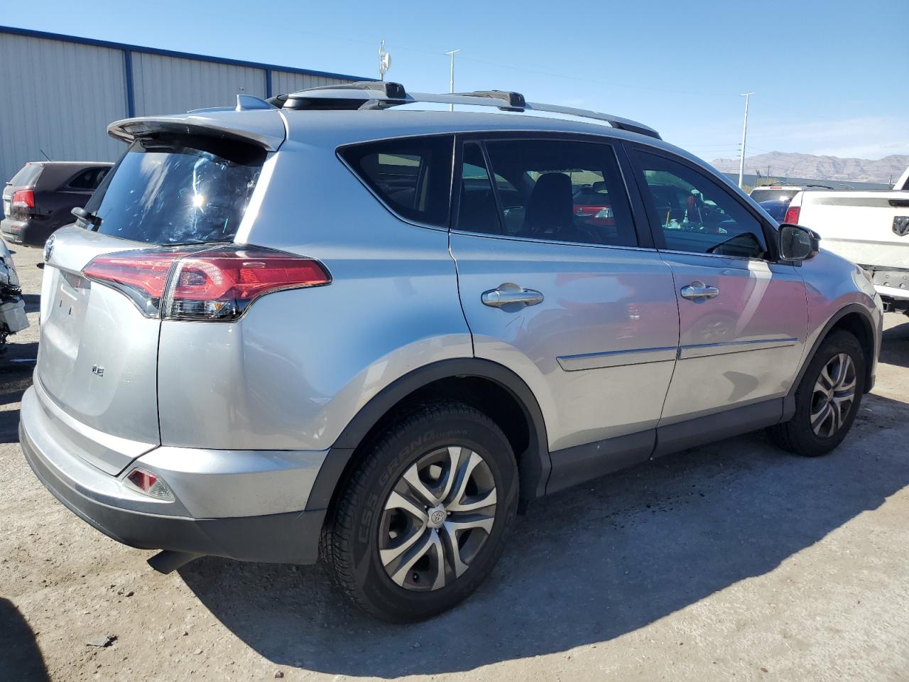 Photo 2 VIN: 2T3ZFREV7GW299118 - TOYOTA RAV 4 