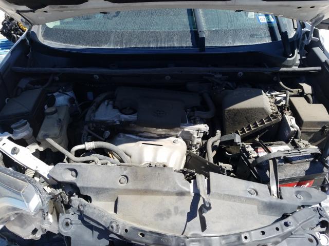 Photo 6 VIN: 2T3ZFREV7HW325539 - TOYOTA RAV4 LE 