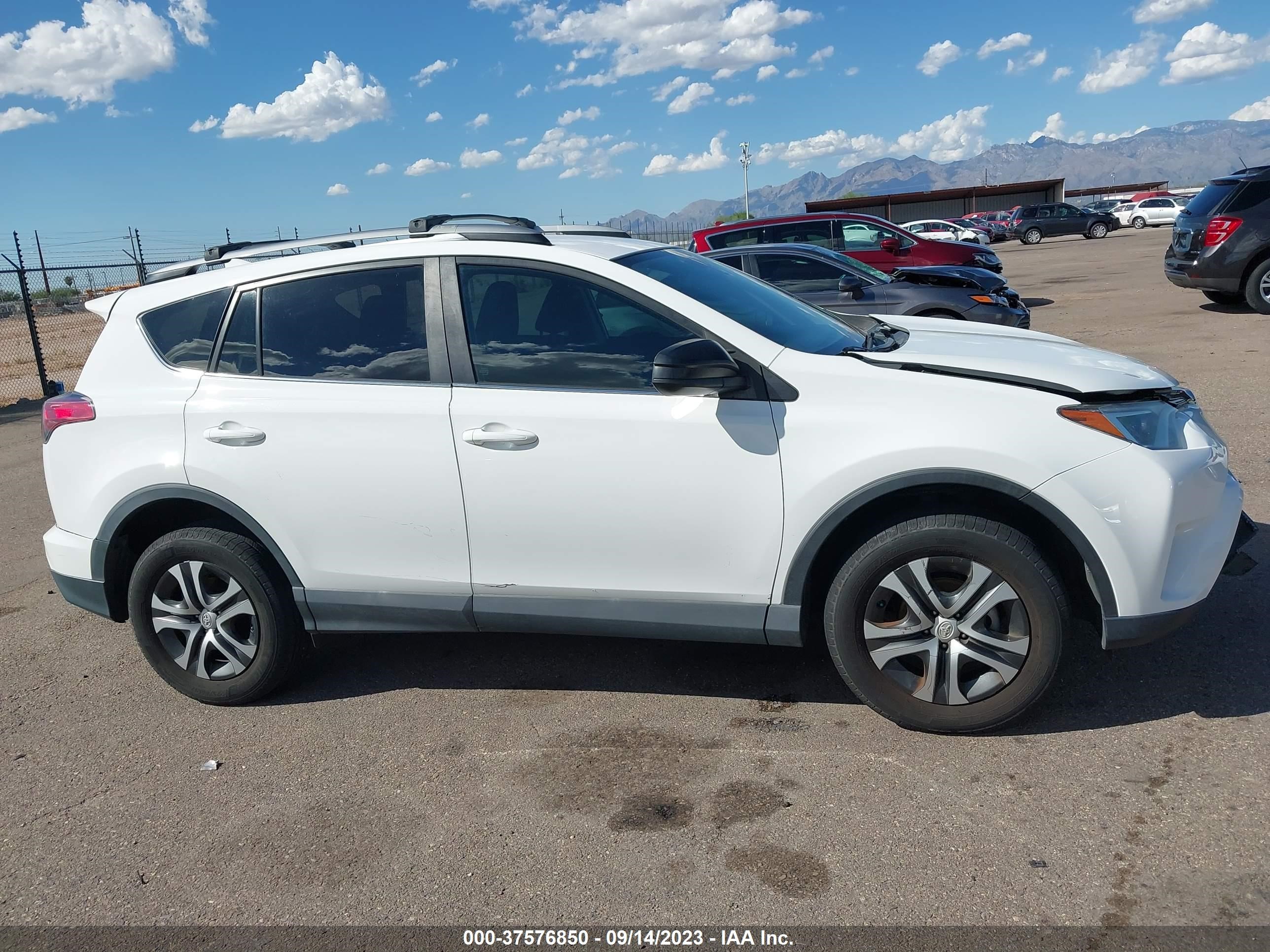 Photo 12 VIN: 2T3ZFREV8JW417992 - TOYOTA RAV 4 