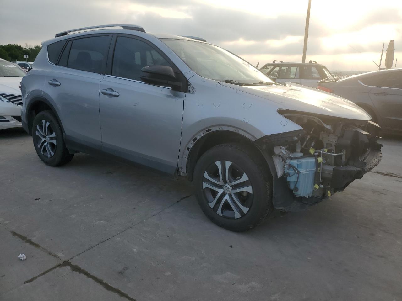 Photo 3 VIN: 2T3ZFREV9HW358915 - TOYOTA RAV 4 