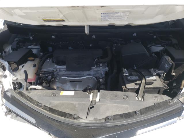 Photo 6 VIN: 2T3ZFREV9JW442965 - TOYOTA RAV4 LE 