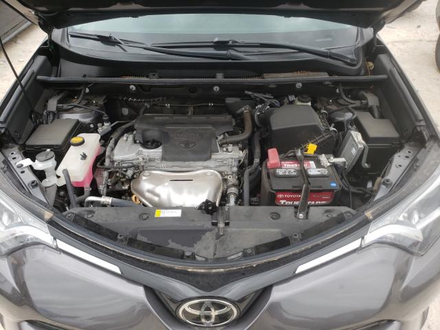 Photo 6 VIN: 2T3ZFREVXHW401612 - TOYOTA RAV4 LE 