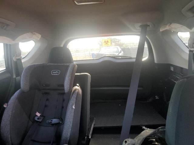 Photo 9 VIN: 2T3ZFREVXJW487526 - TOYOTA RAV4 LE 