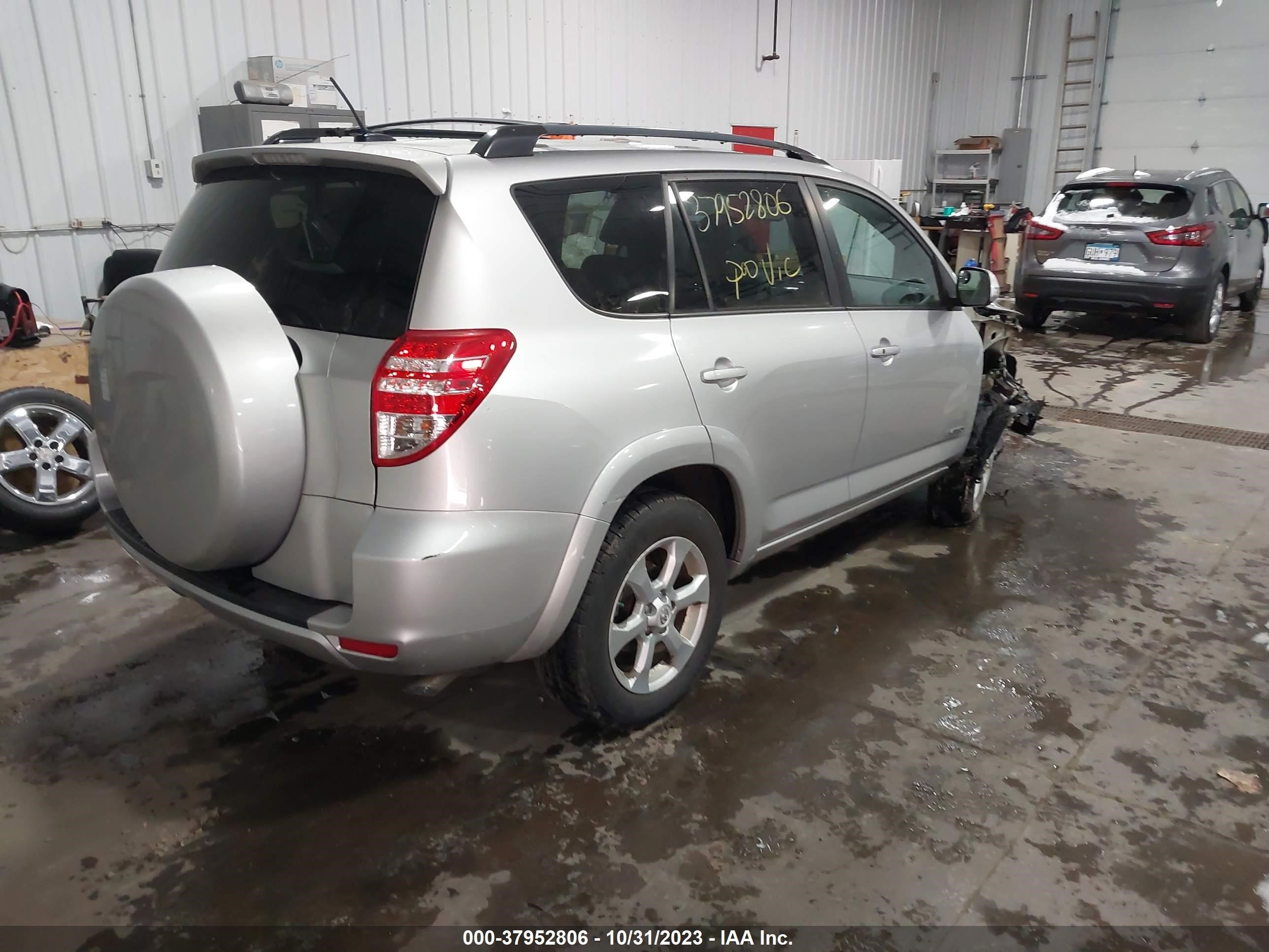 Photo 3 VIN: 2T3ZK31V79W002074 - TOYOTA RAV 4 