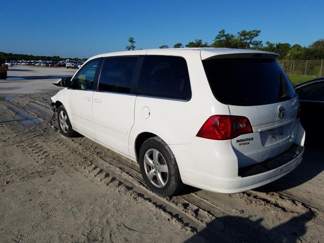 Photo 2 VIN: 2V4RW3D10AR138435 - VOLKSWAGEN ROUTAN SE 