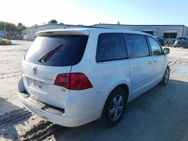 Photo 3 VIN: 2V4RW3D10AR138435 - VOLKSWAGEN ROUTAN SE 